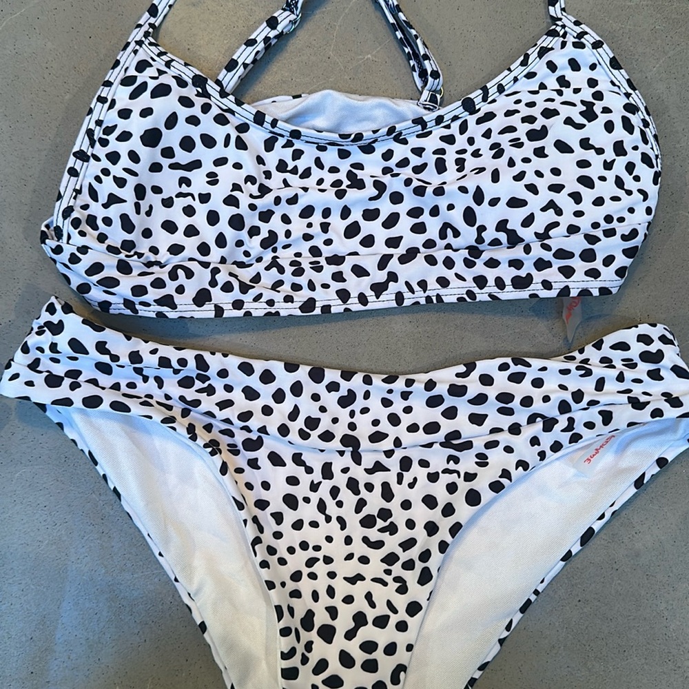 Leopard print bikini!!